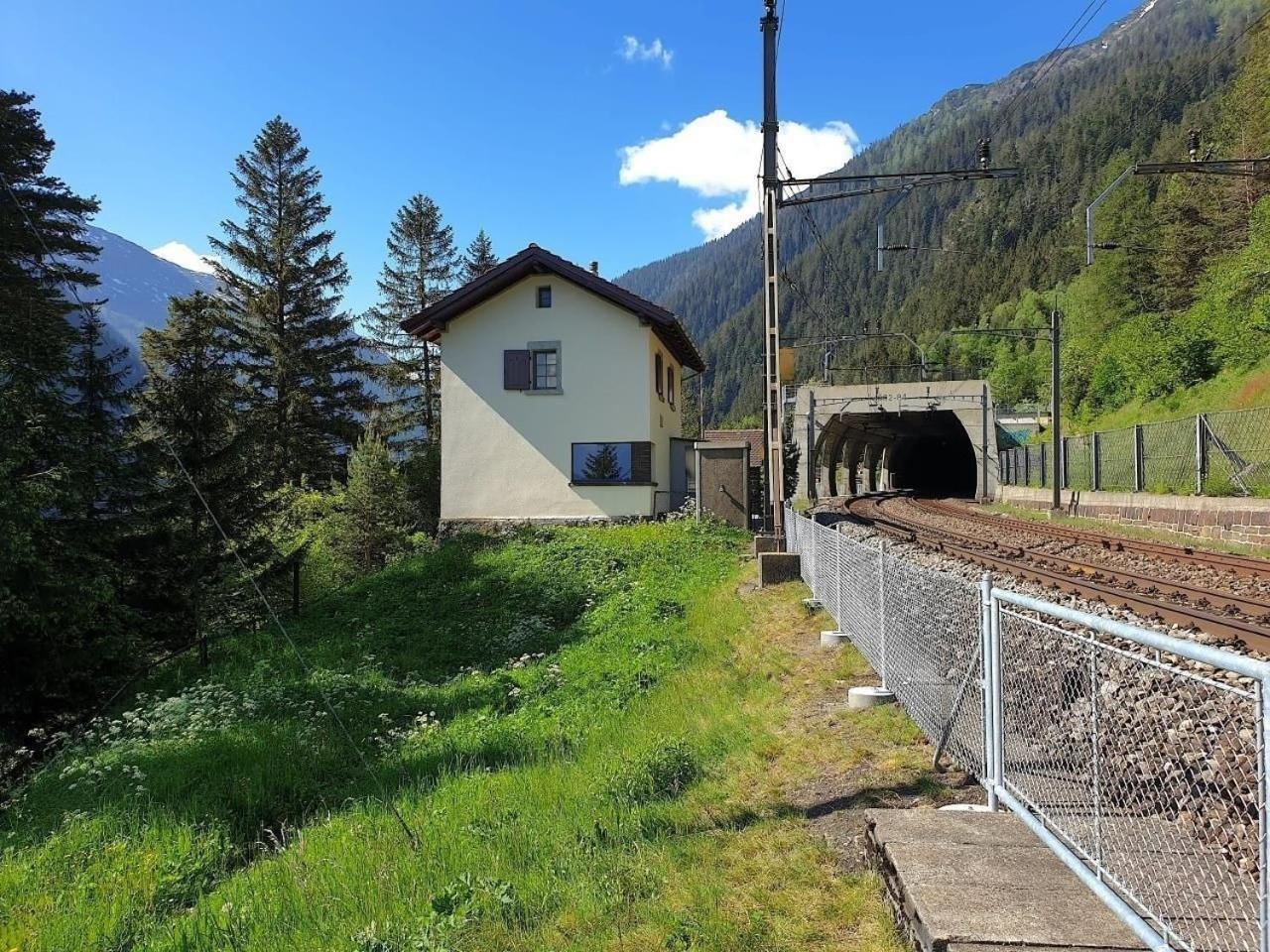 Willa Bahnwaerterhaus Eggwald Wassen Zewnętrze zdjęcie